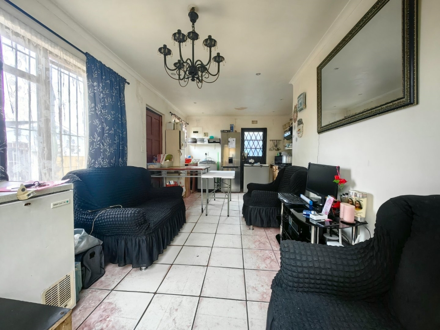 2 Bedroom Property for Sale in Lavender Hill Western Cape